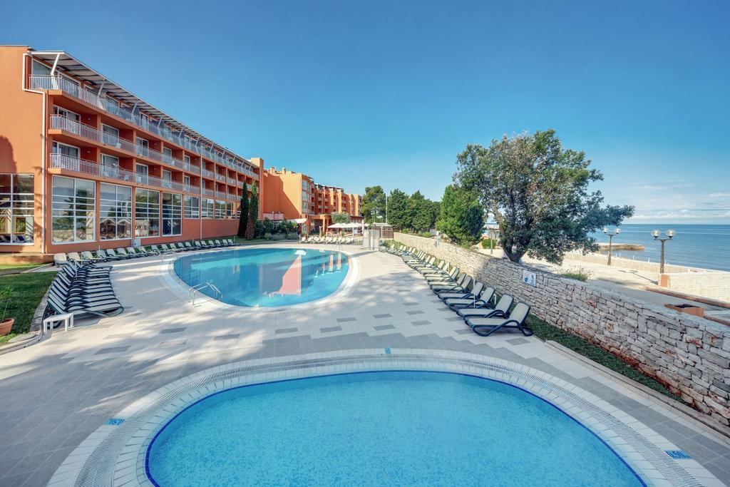 Hotel Plava Laguna 4*